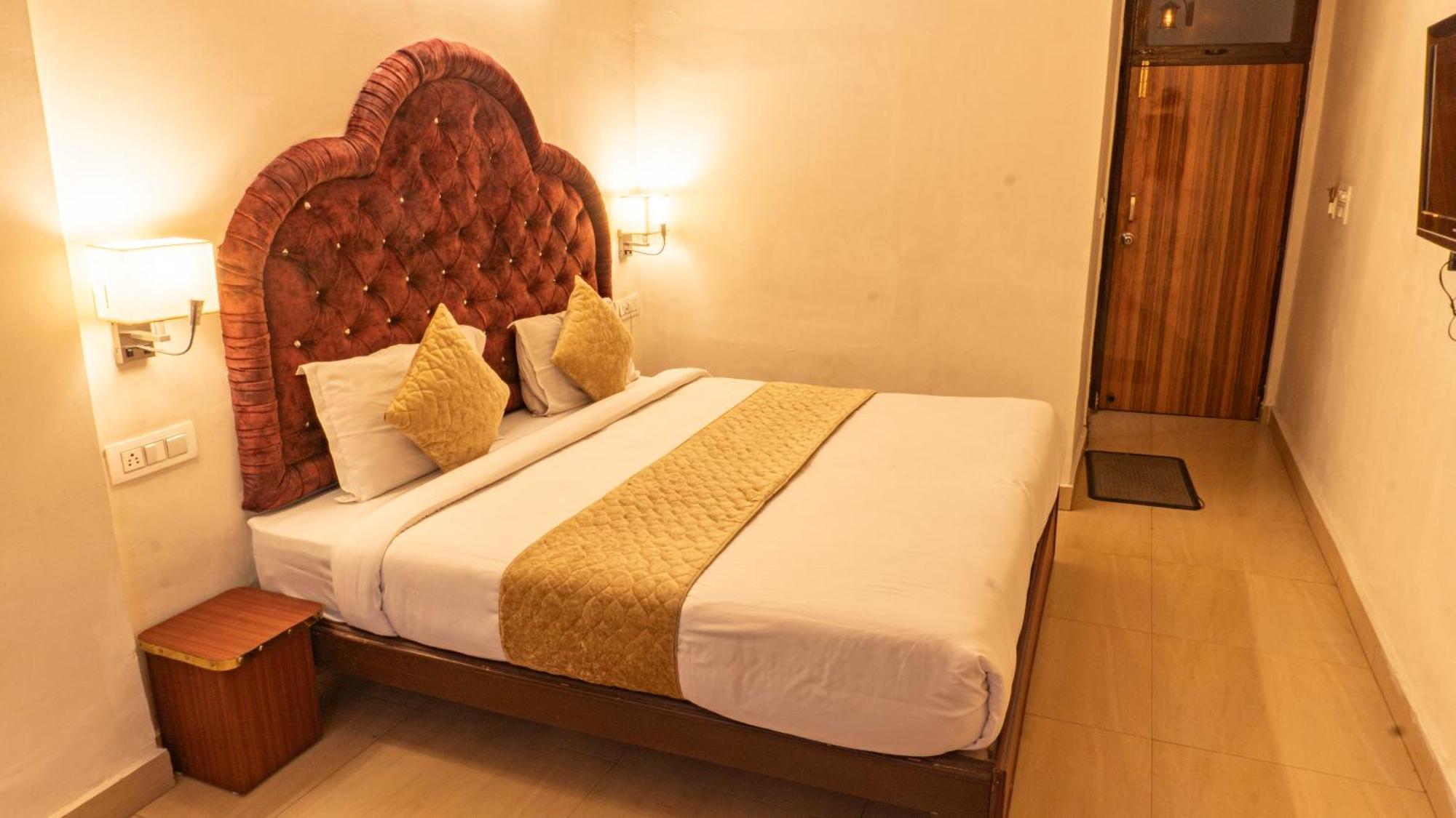 The Neeraj Palace Rishikesh Exterior photo