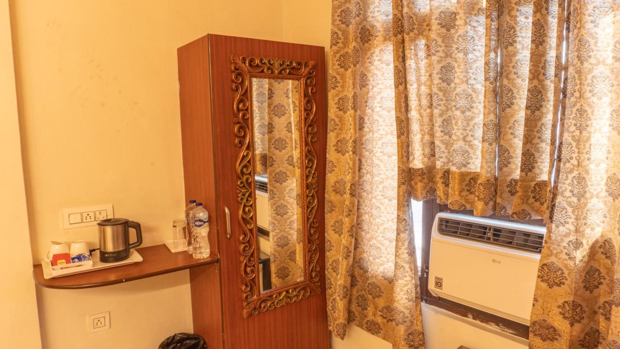 The Neeraj Palace Rishikesh Exterior photo